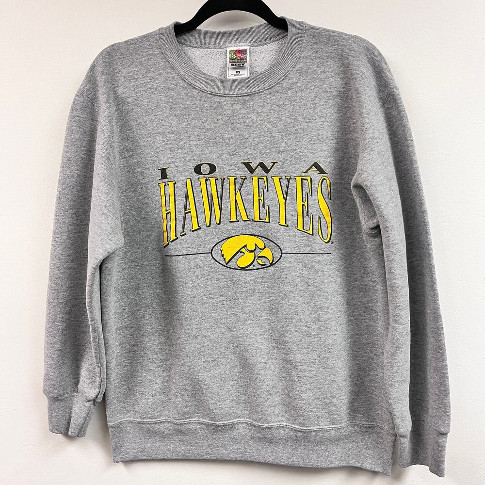 Vintage Unisex Iowa Hawkeyes University of Iowa gray crew neck sweatshirt MED